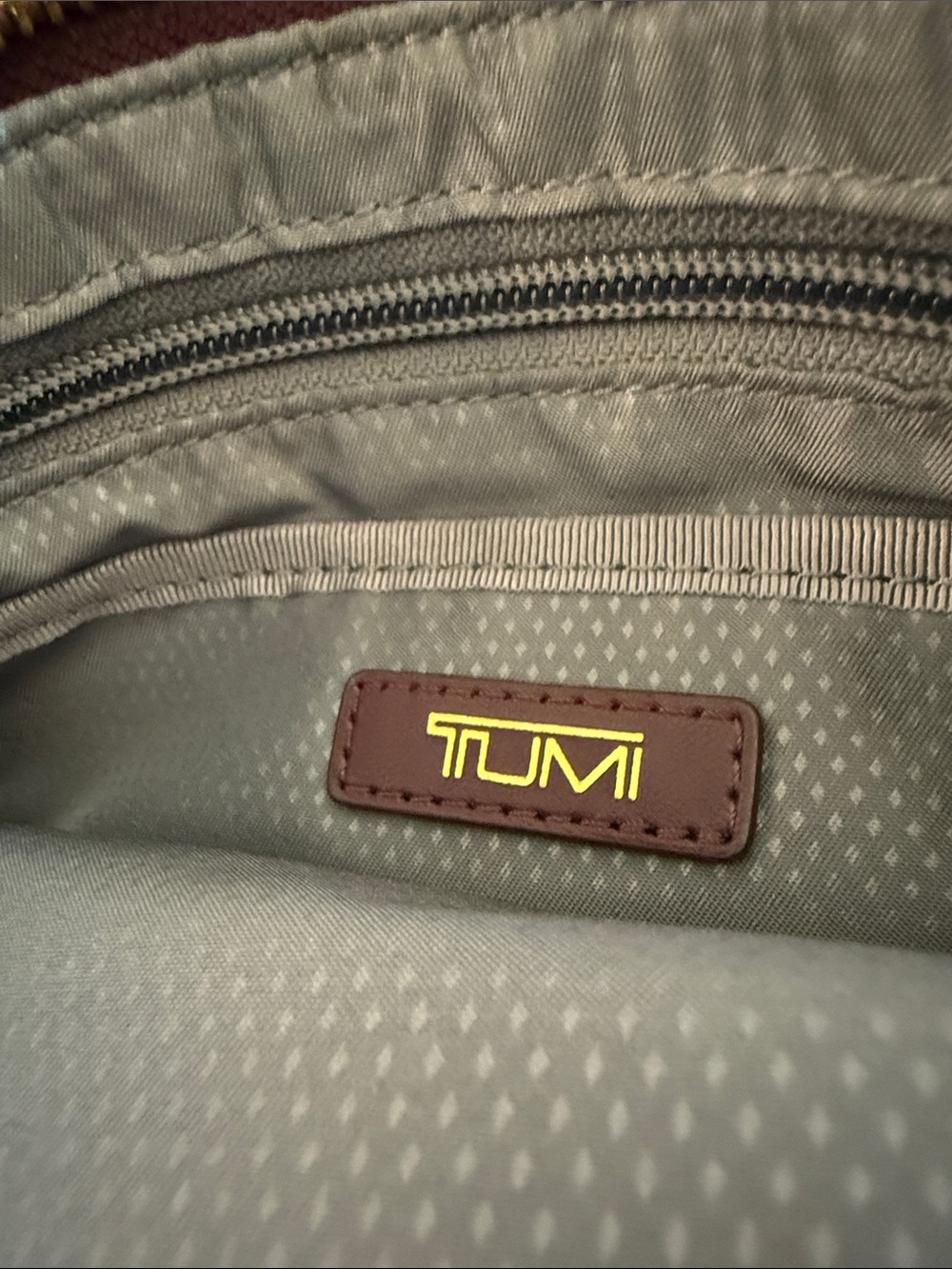 Tumi Voyager Collection Plum Nylon Crossbody with Gold Hardware & adjustable str - Picture 6 of 10